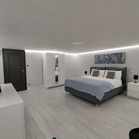 Delph's House Apartment