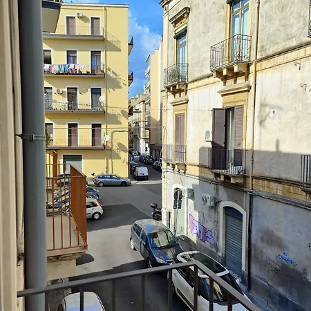 Delph's House 아파트 카타니아